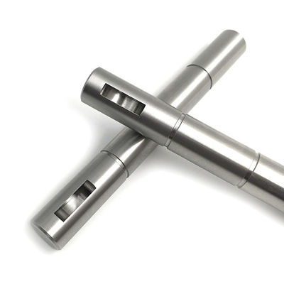 เหล็กกล้าไร้สนิม SS304 CNC ความแม่นยำในการกลึงเพลา Superfine ความยาวเกิน