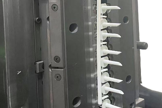 STEP Medical Plastic Injection Mould การออกแบบและการผลิตแบบพลาสติกแบบฉีดพลาสติกที่กําหนดเอง ราคาถูก